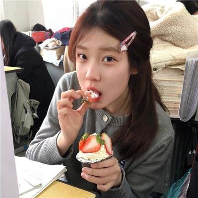 彩虹艳女